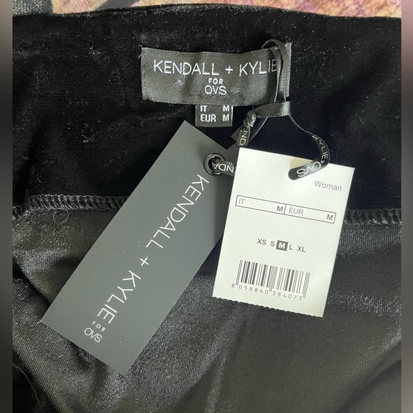 Kendall + Kylie Velvet Top - Picture 4 of 9